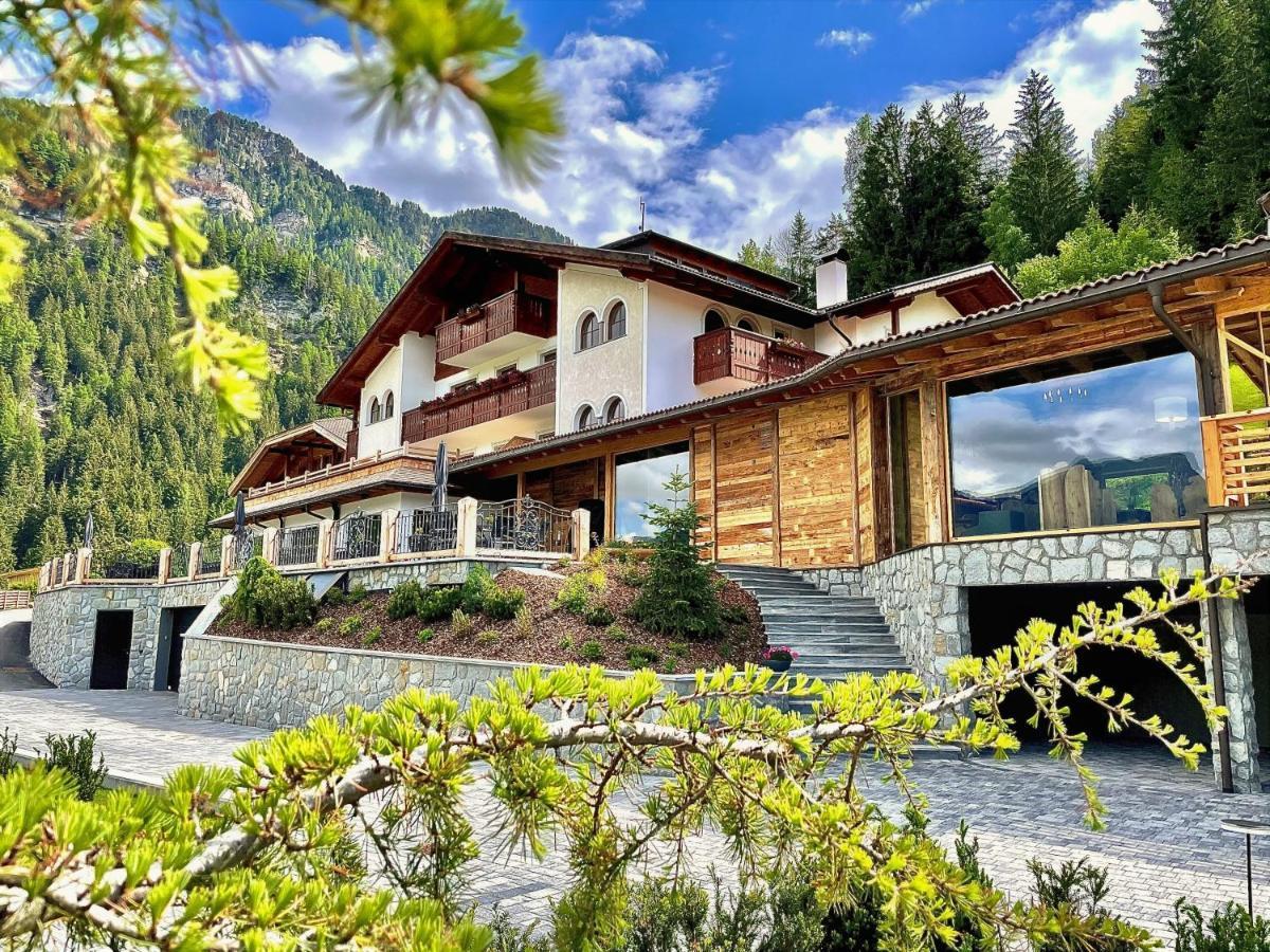 Hotel Niblea Dolomites Ortisei Esterno foto