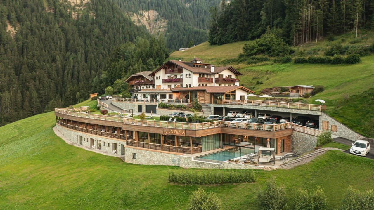 Hotel Niblea Dolomites Ortisei Esterno foto
