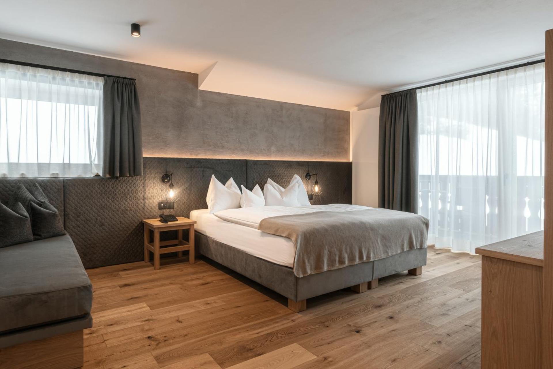 Hotel Niblea Dolomites Ortisei Esterno foto