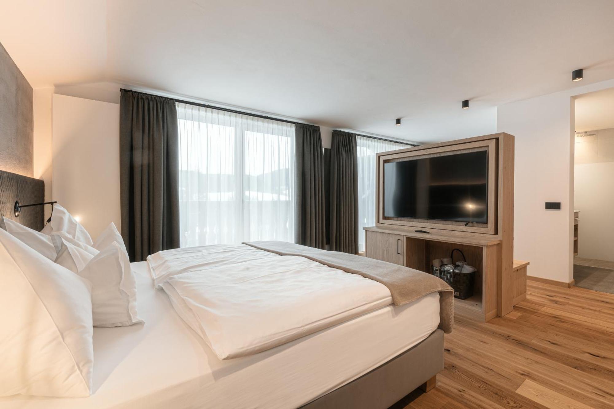 Hotel Niblea Dolomites Ortisei Esterno foto